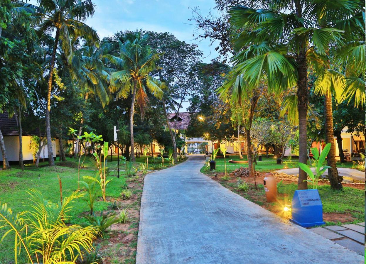 Estuary Sarovar Premiere Poovar Island Exteriér fotografie
