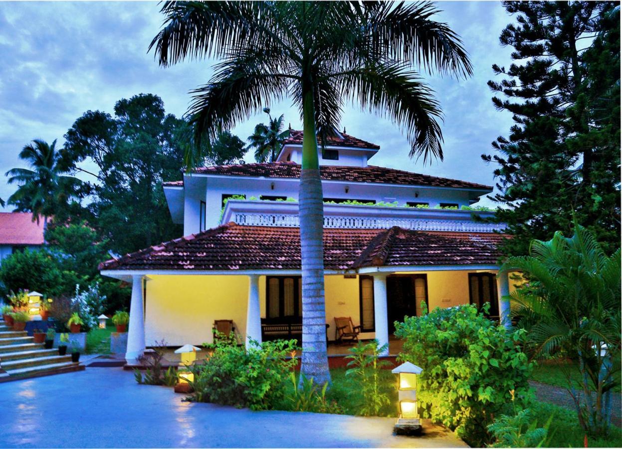 Estuary Sarovar Premiere Poovar Island Exteriér fotografie
