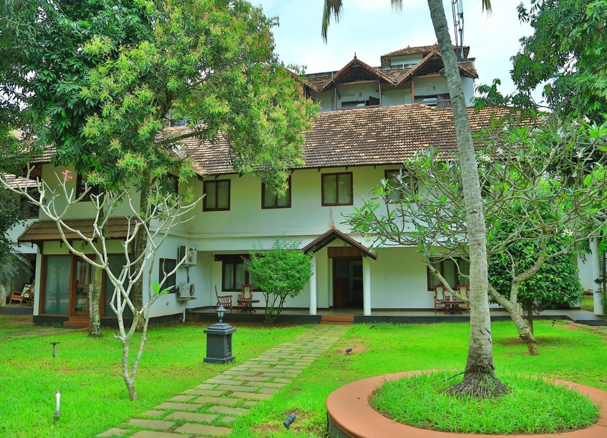Estuary Sarovar Premiere Poovar Island Exteriér fotografie