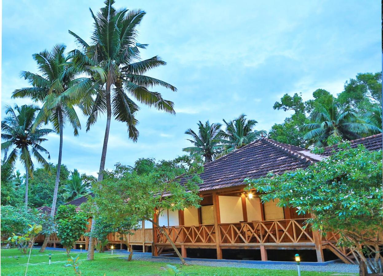 Estuary Sarovar Premiere Poovar Island Exteriér fotografie