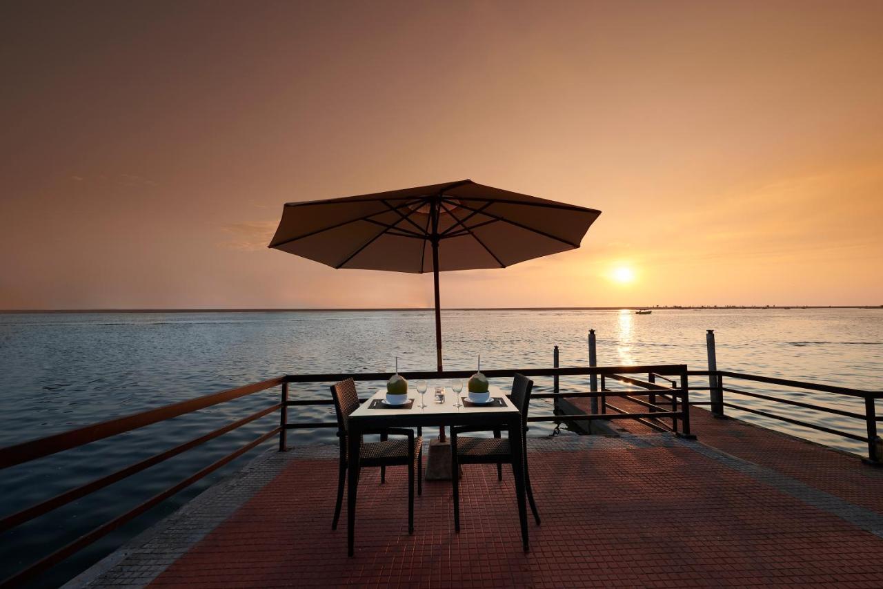 Estuary Sarovar Premiere Poovar Island Exteriér fotografie