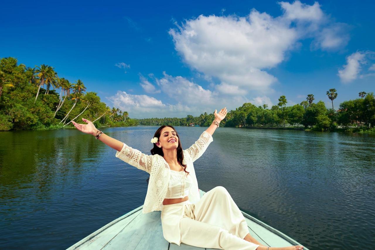 Estuary Sarovar Premiere Poovar Island Exteriér fotografie